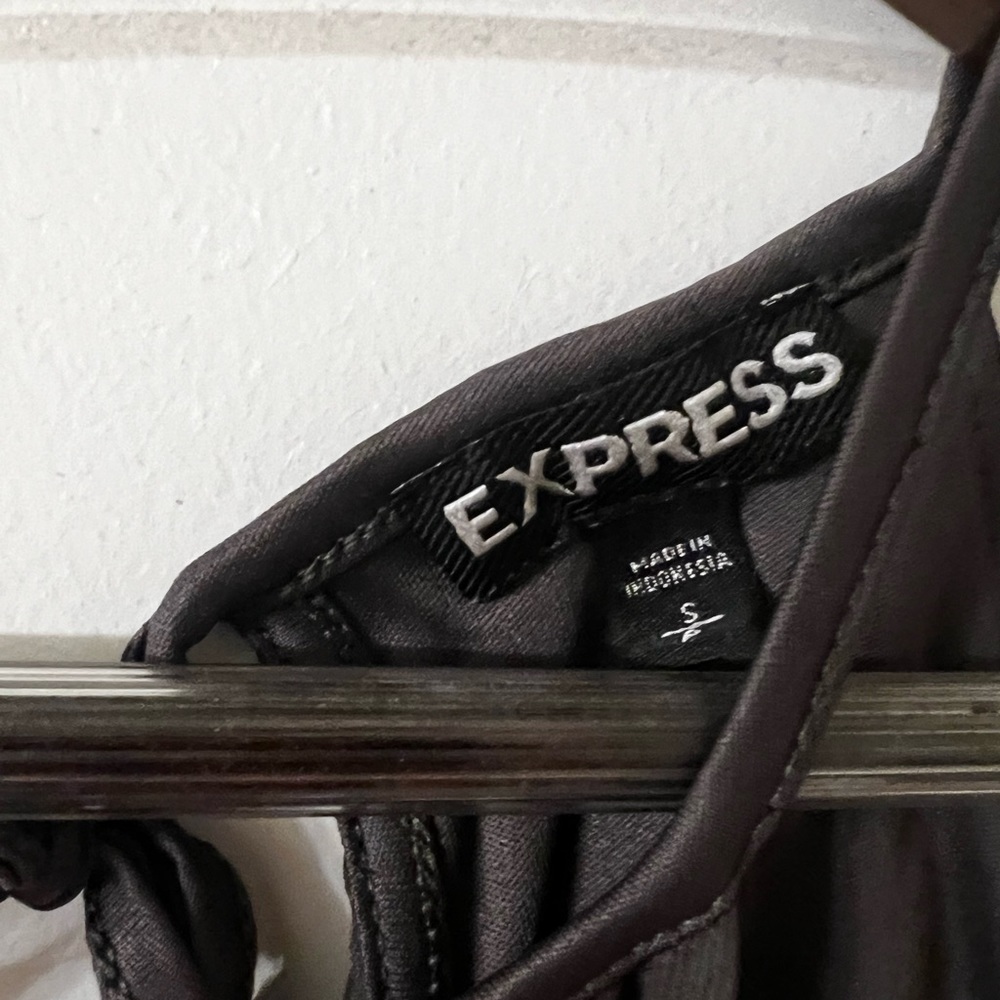Express Halter Tank - Picture 3 of 3